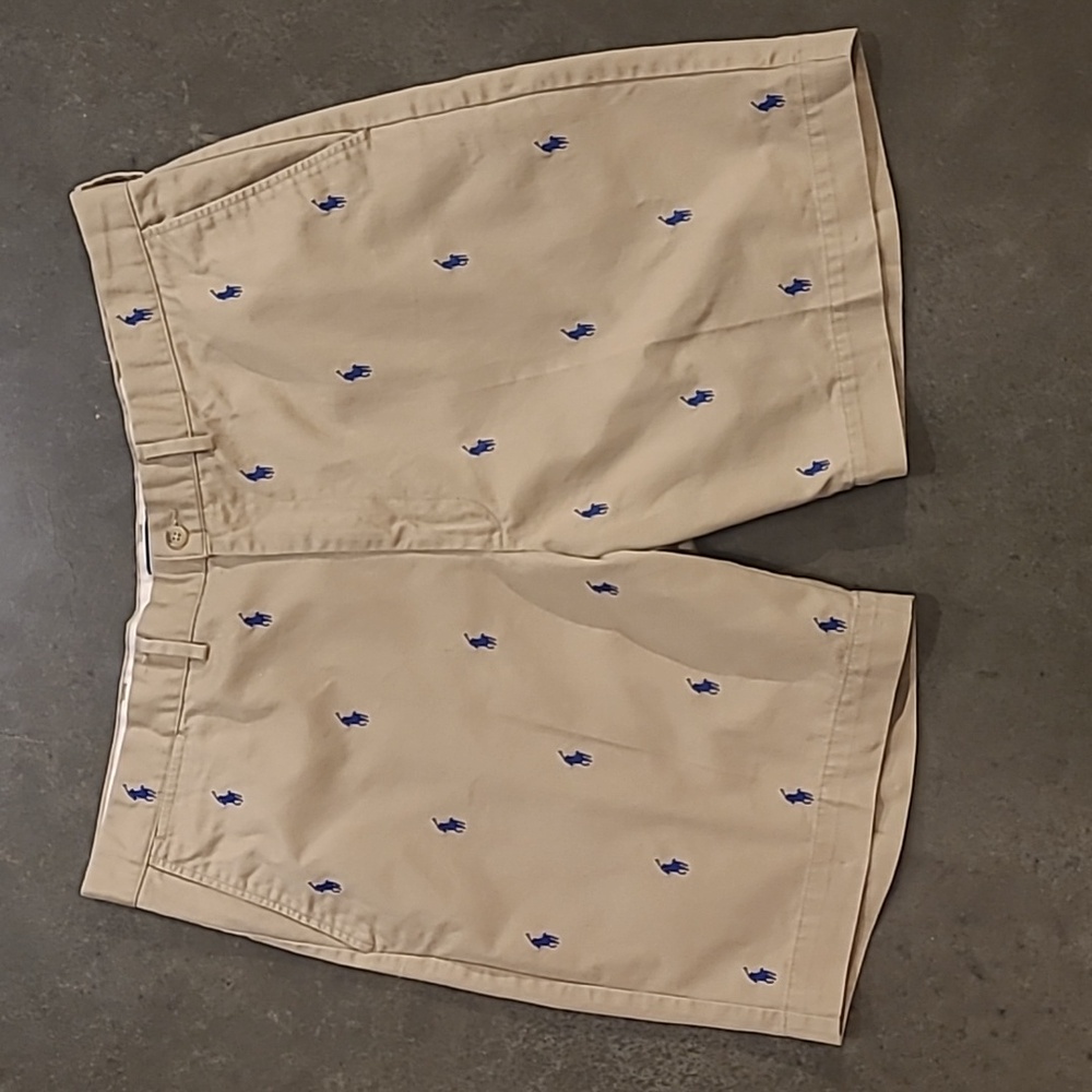 POLO RALPH LAUREN HORSE PRINT CHINO SHORTS